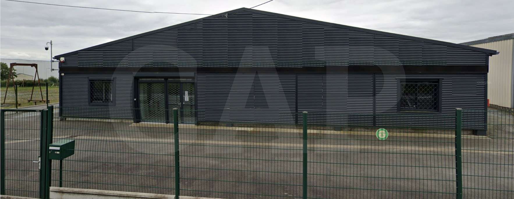 Vente local d'activité 600m² à Quévert N176
