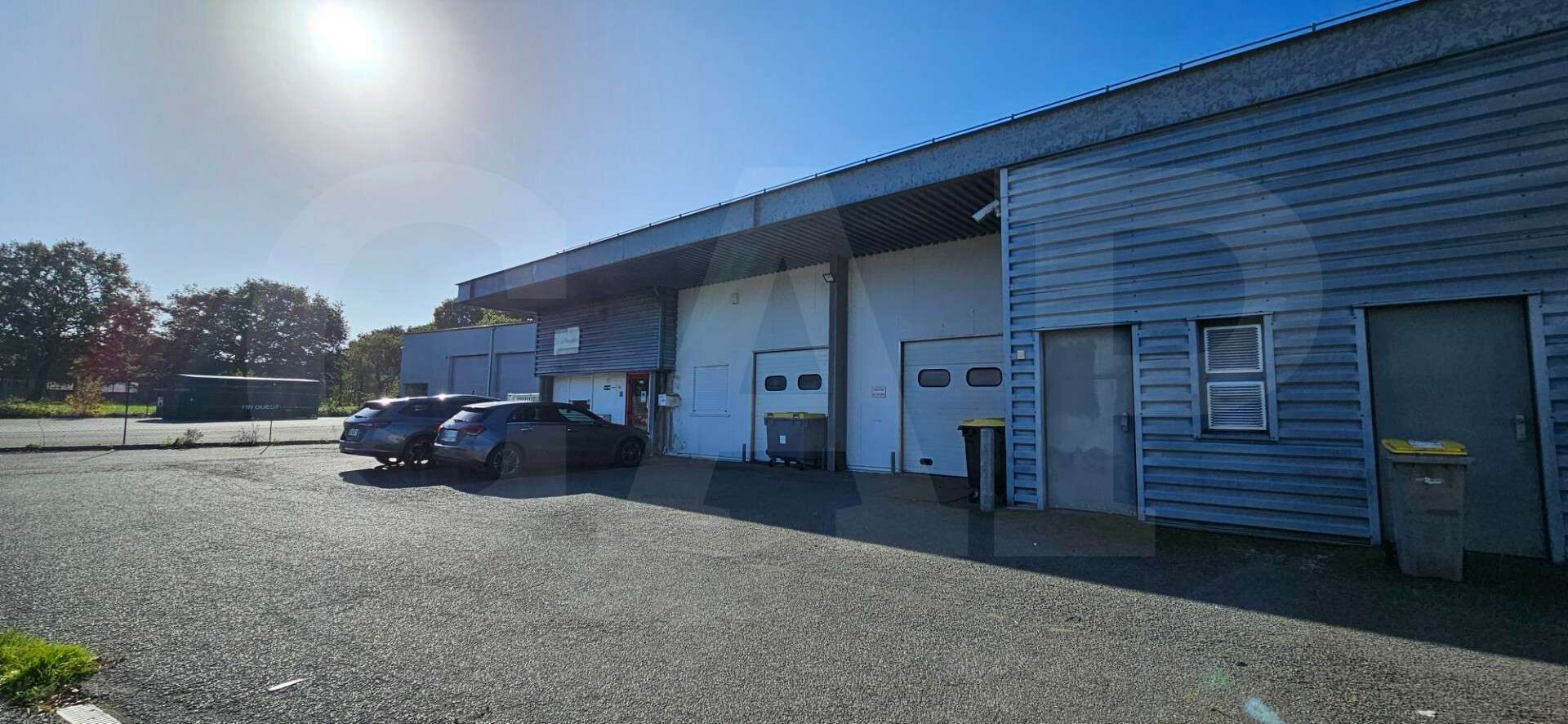 A vendre local 500m² sur 2000m² Rennes Sud