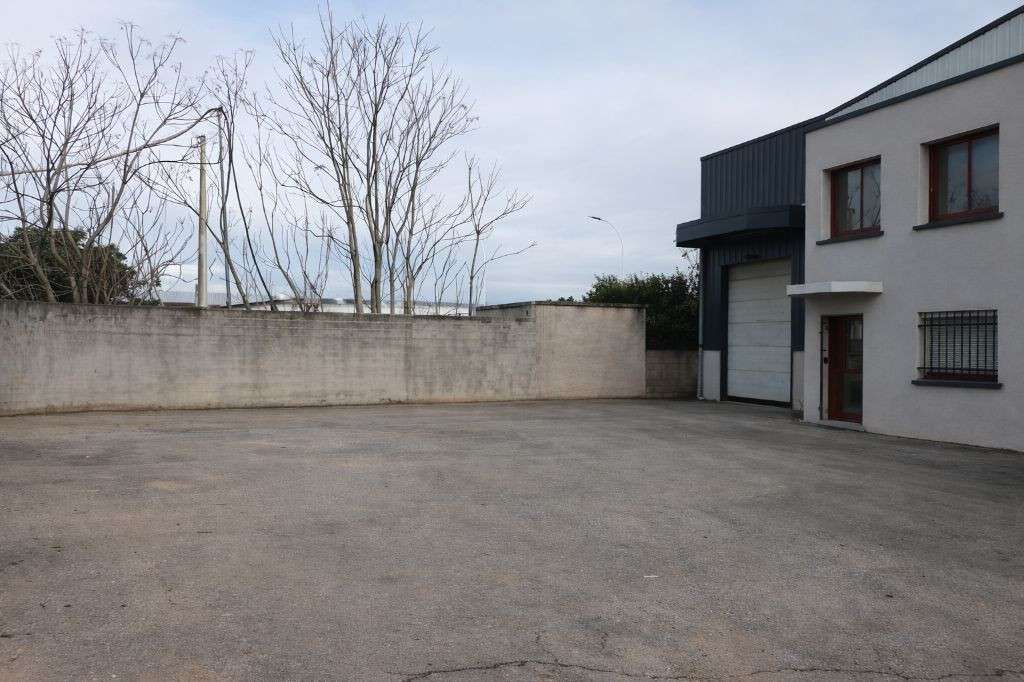 Local activité disponible 388m² à Saint-Priest