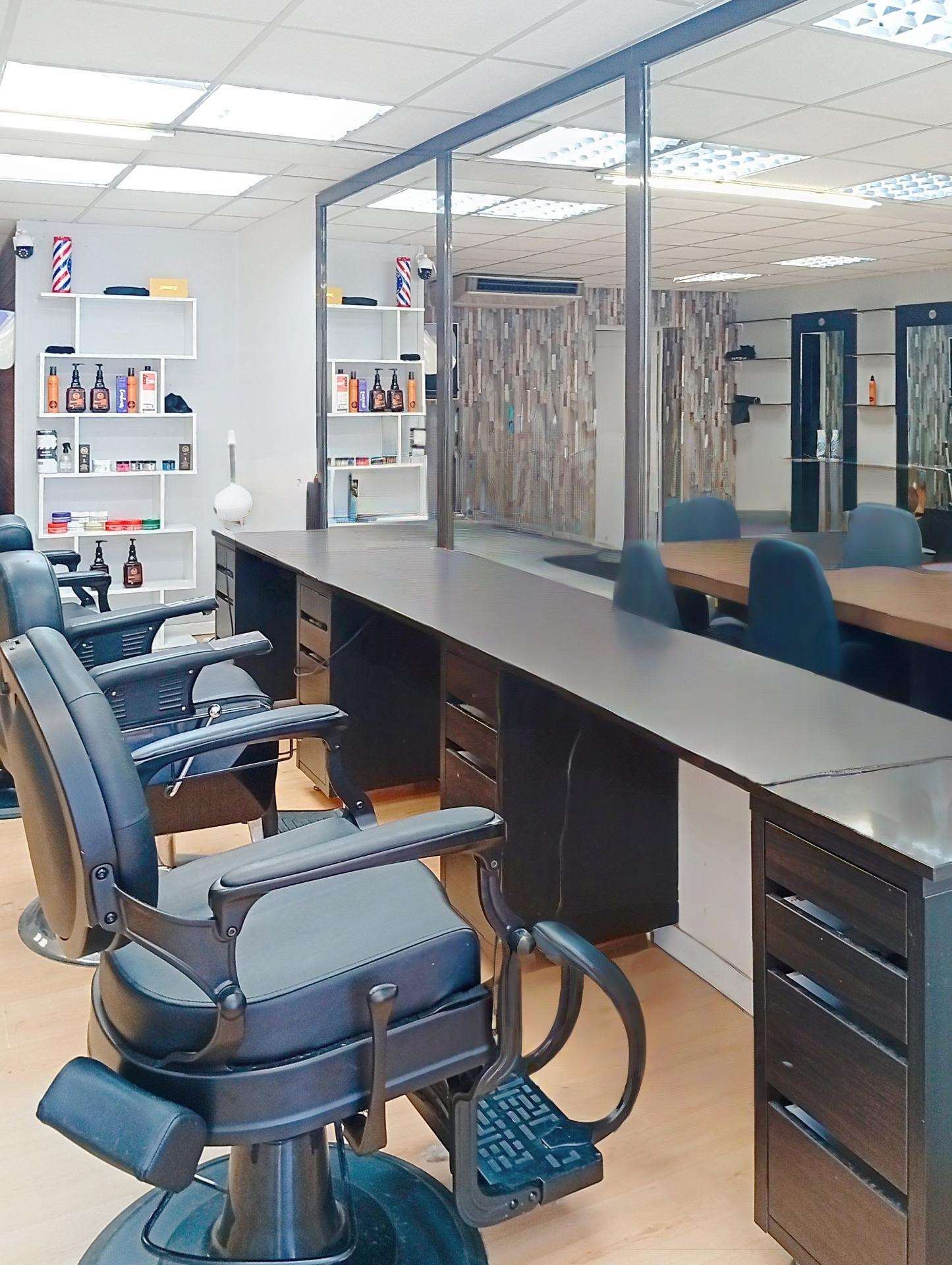 Vente salon de coiffure clé en main à Frouzins