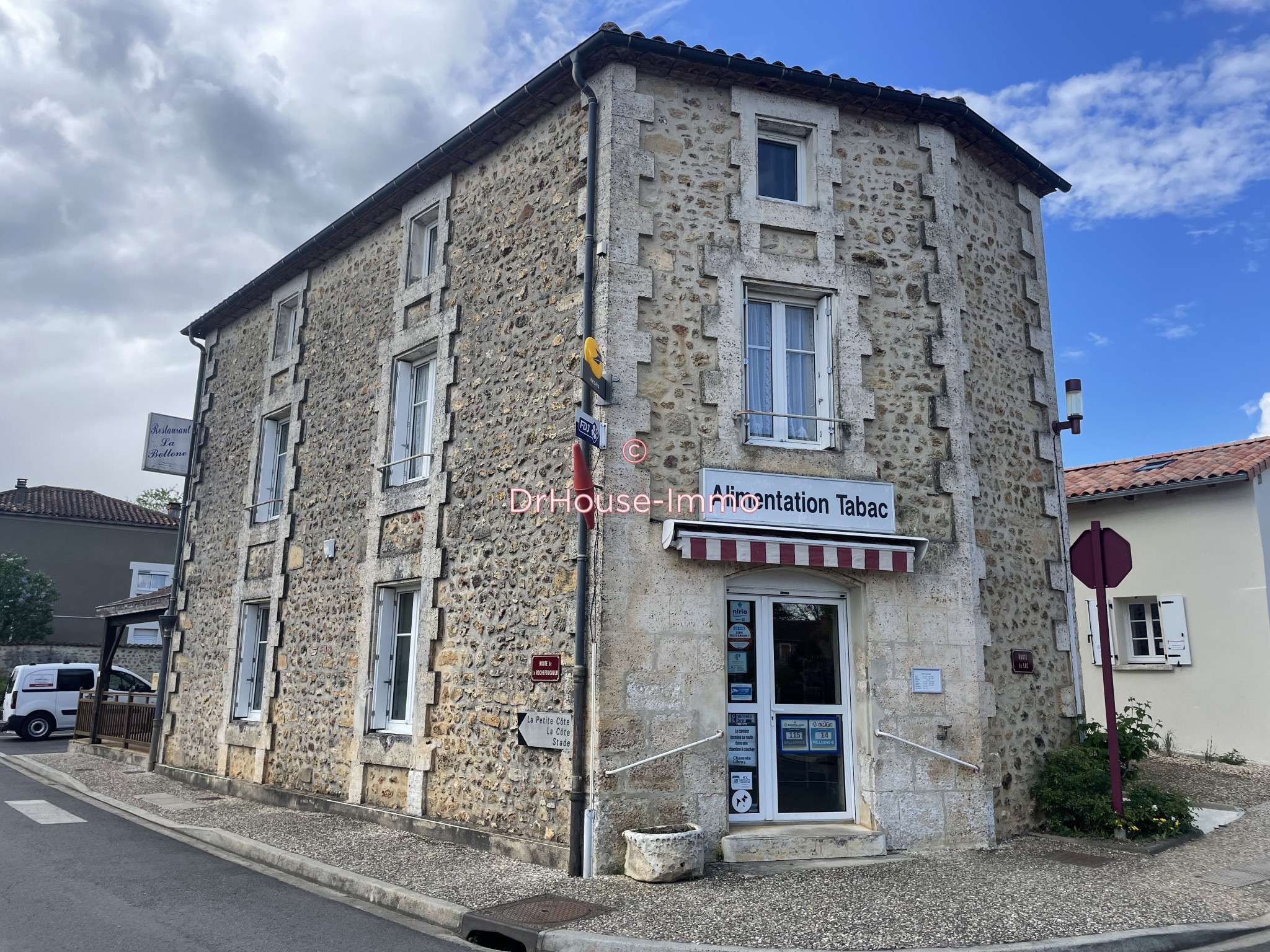 AV commerce de proximité 380m² à Saint-Adjutory