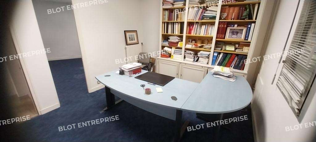 A louer / à vendre bureaux 195m² à Brest