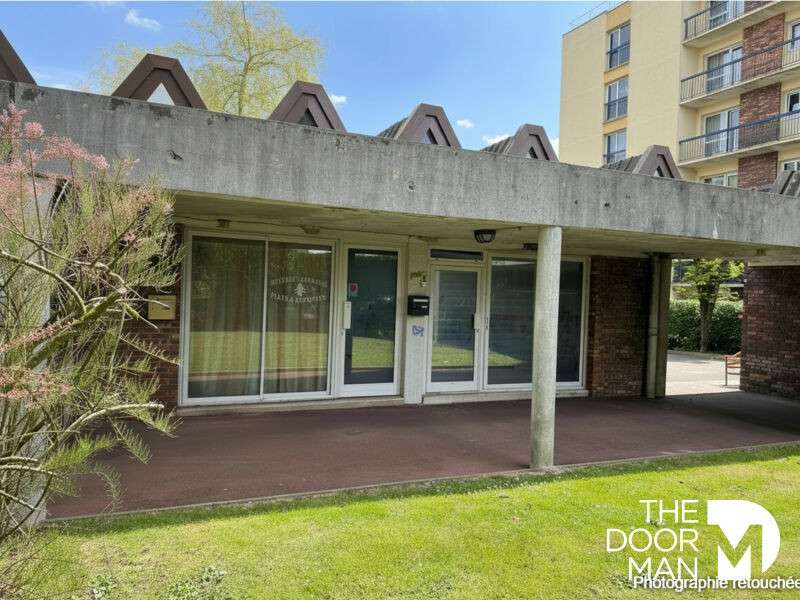 Vente murs locaux commerciaux 44m² àMaurepas