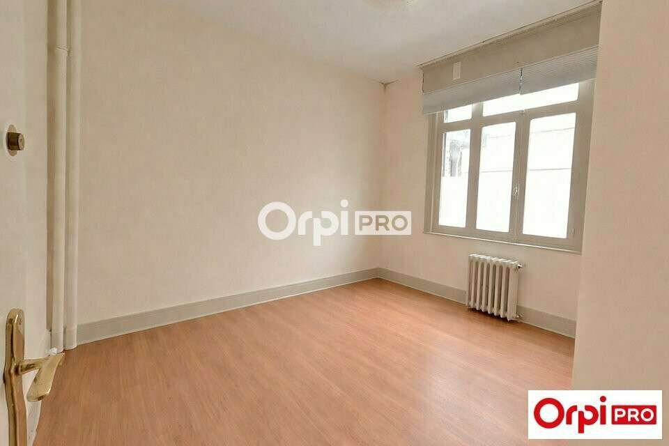 A louer local professionnel 127m² à Lille (59000)