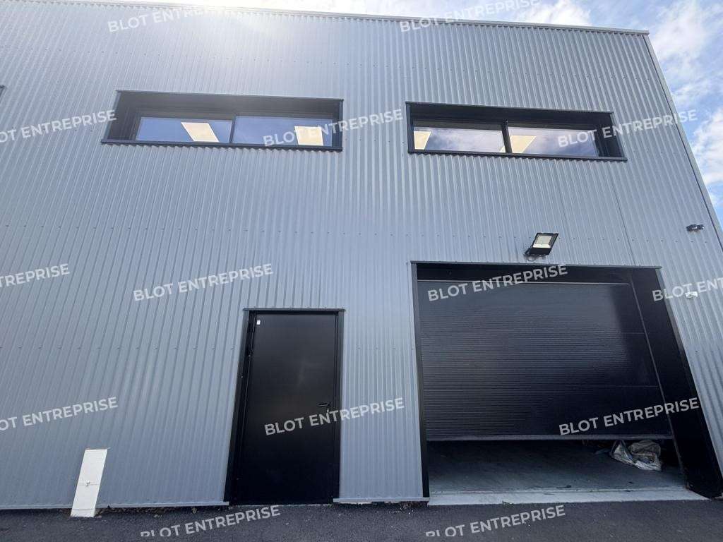 A louer locaux d'activités 166m² à Grandchamps