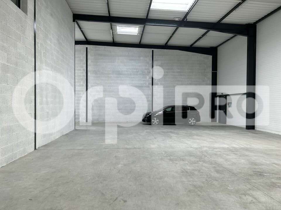 Local d'activité de 378m² à louer à Genay Actiparc