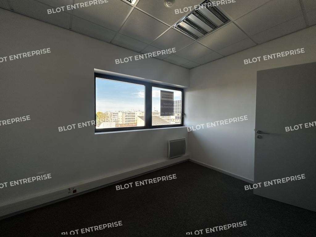 A vendre à louer bureaux 151m² à Nantes