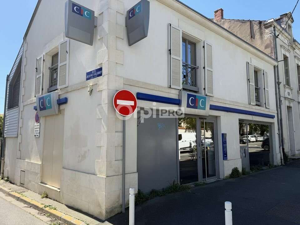 Immeuble commercial 144m² à vendre à La Rochelle