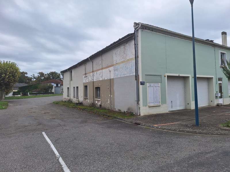 Loue local commercial de 200m² empl N°1 à Riscle