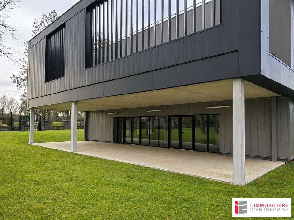 Local d'activité de 240m² à louer à Rennes