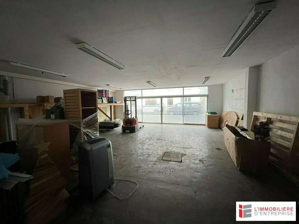 Local commercial de 420m² à louer en RDC à Lorient