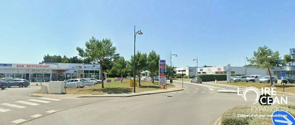 A louer local commercial de 600m² en ZAC à Pornic