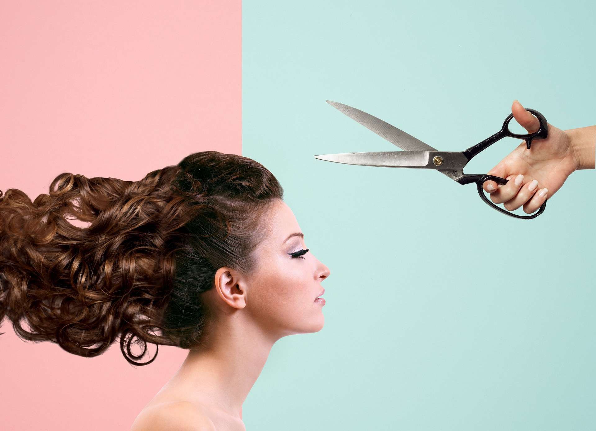 AV salon de coiffure à La Rochelle centre animé