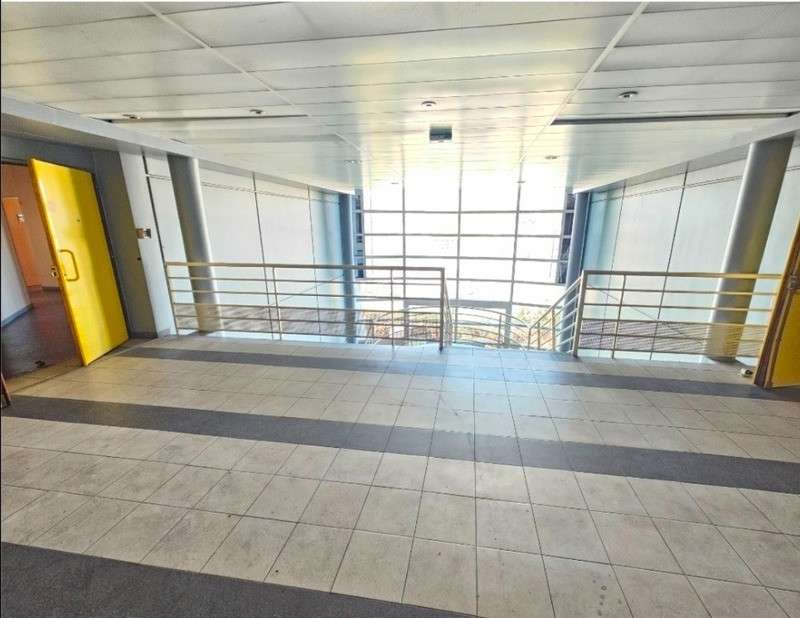 Vente bureaux de 740m² à Grigny proche transports