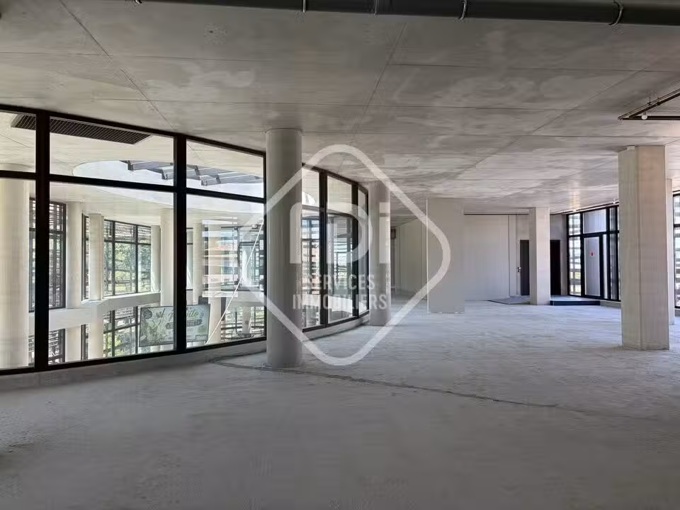 Vente local pro 644m² R+2 à St Jean de Védas
