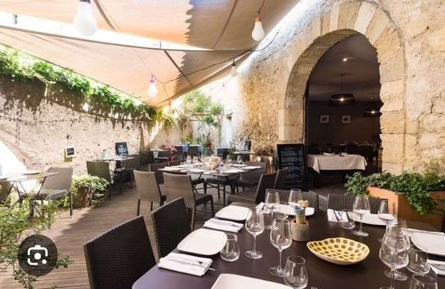 Restaurant murs et fonds – Emplacement n°1 Pézenas