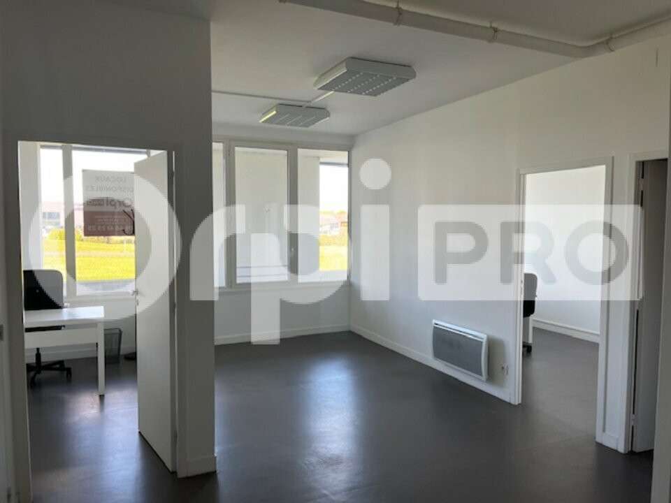 A louer bureau 62m² proche voie rapide La Rochelle