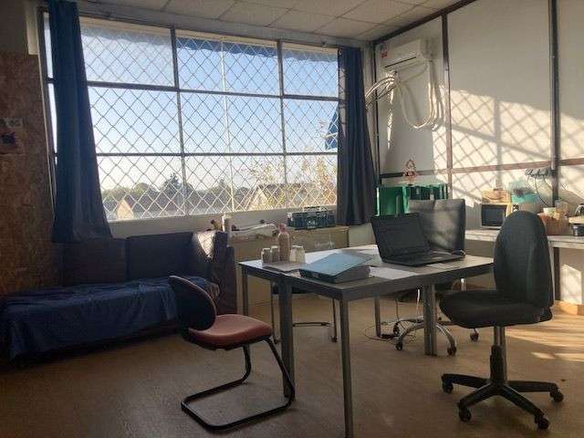 A vendre bâtiment loué 1000m² Le Vernet