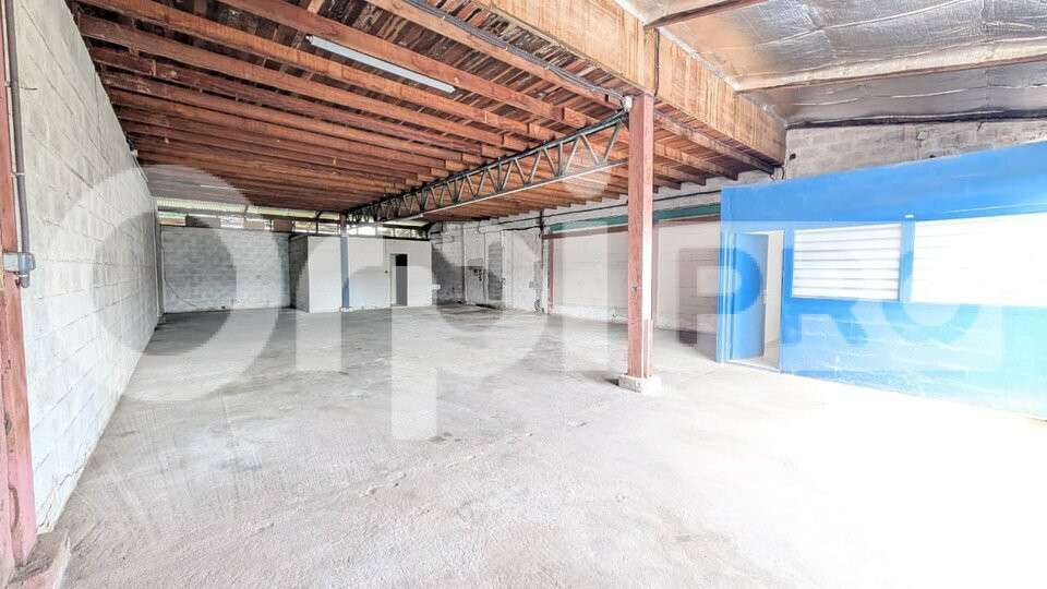 Dépôt 150m² Zone Industrielle Collery II à Cayenne
