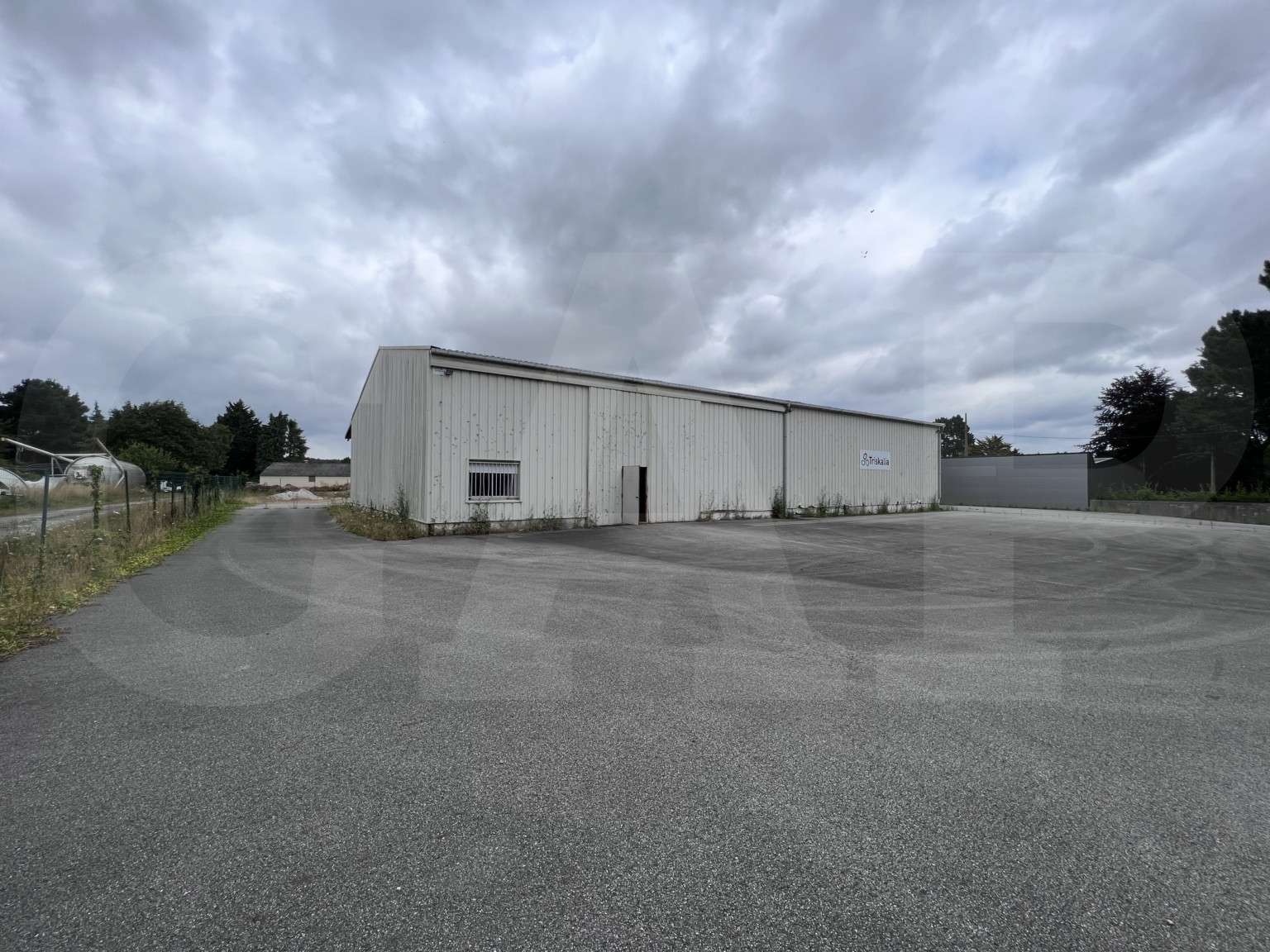 A louer locaux d’activités 760m² à Caudan