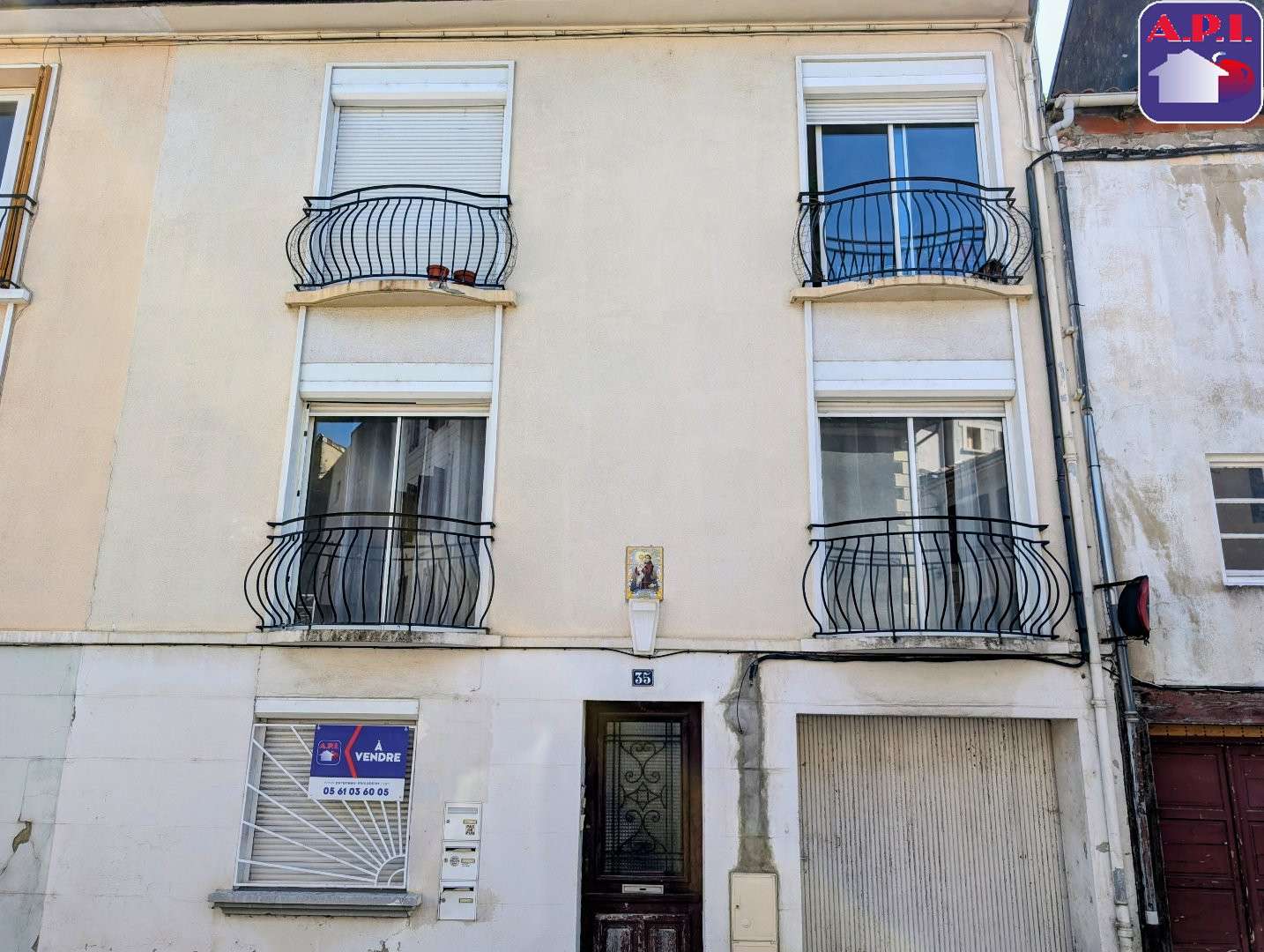 Immeuble de rapport avec terrasse à Lavelanet