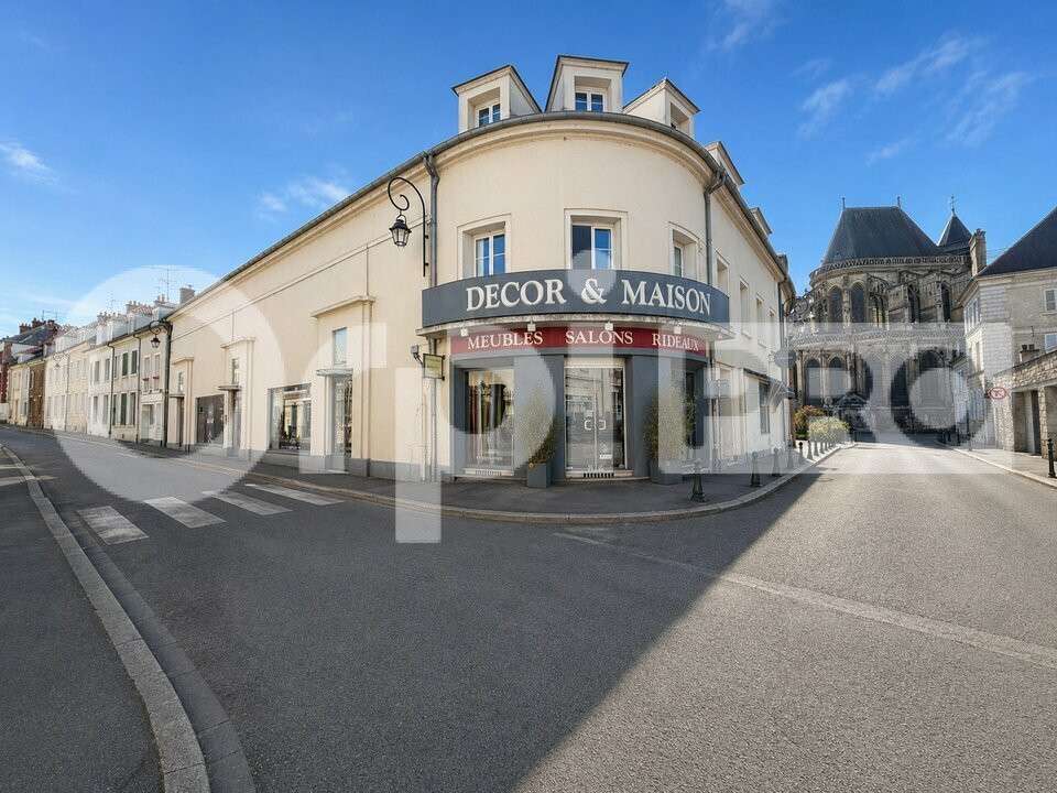 Local commercial 460m² à vendre à Compiègne centre