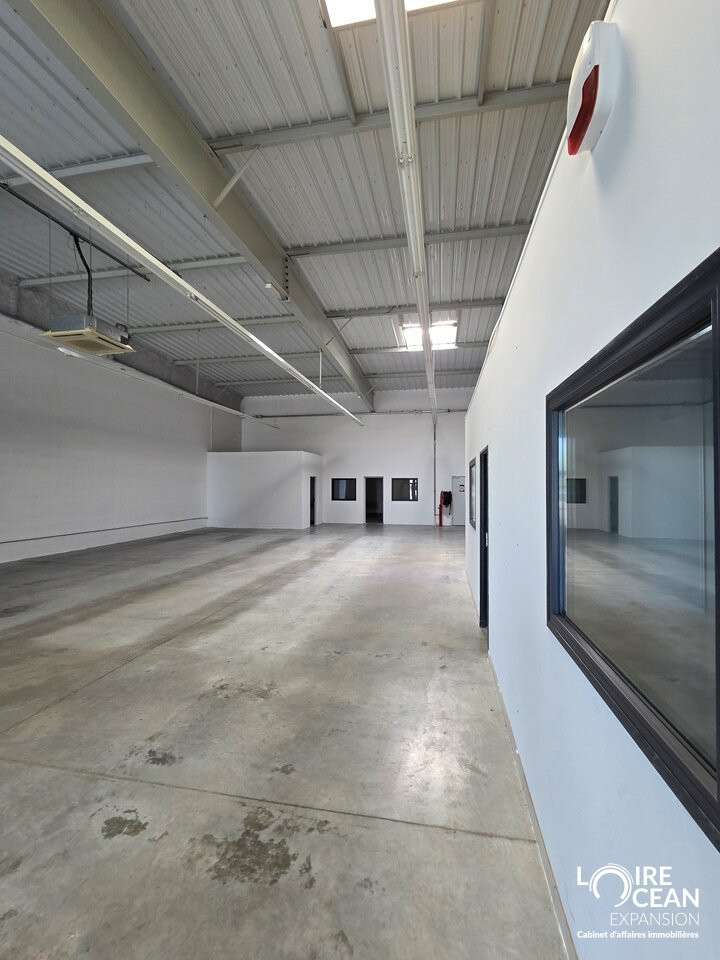 A louer local commercial 600m² en  Vendée Sud