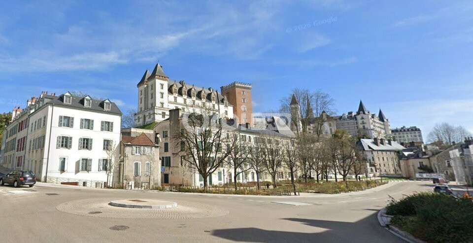 Commerce ou bureaux proche centre ville de Pau
