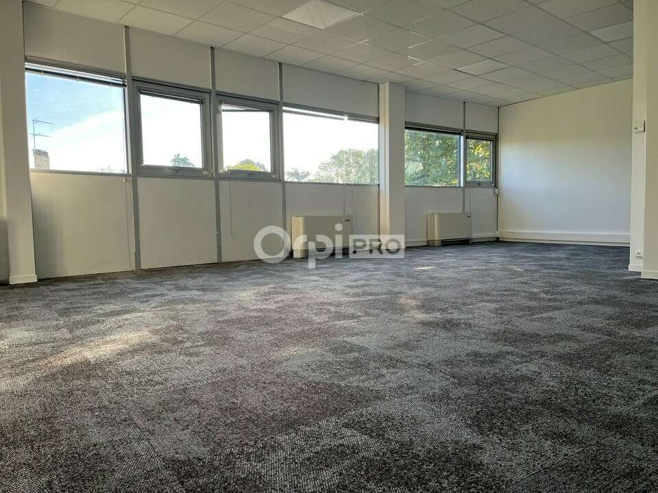 A louer ! bureaux de 63 à 67m² à Pau Est
