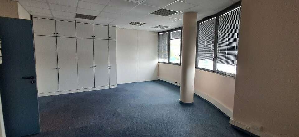 A louer bureaux 117m² à Pau Université Hélioparc