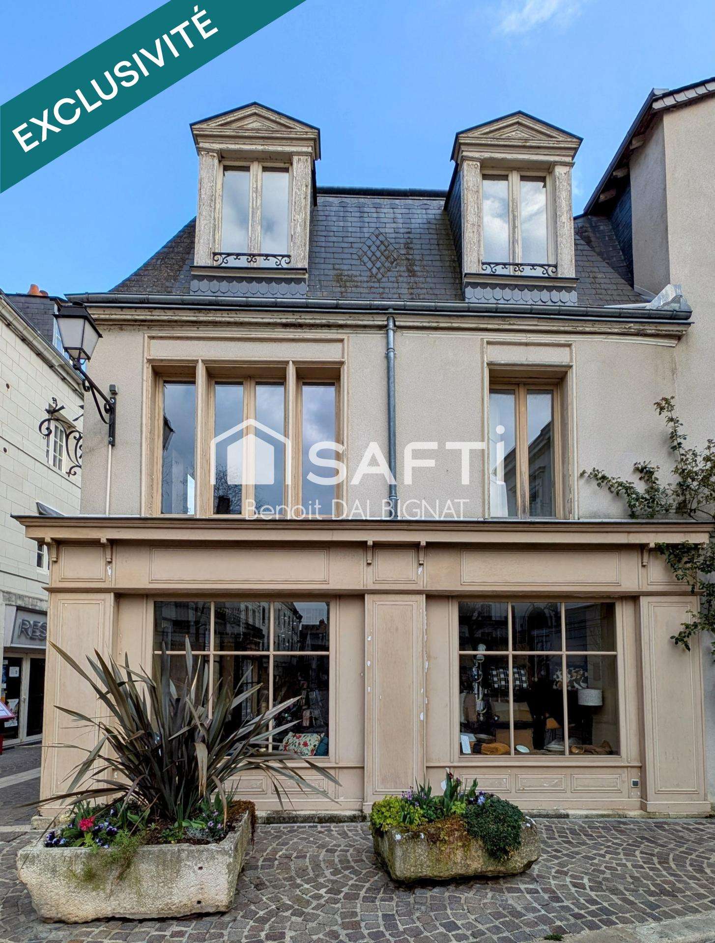 Vente beau commerce prestige au cœur de Chinon