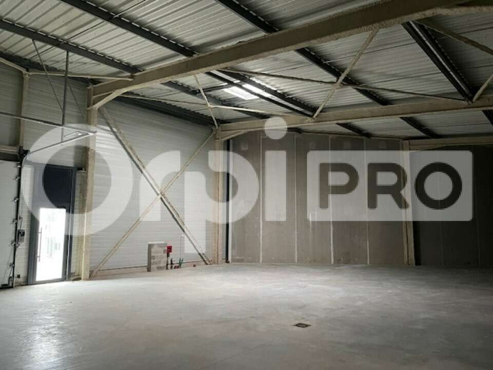 Atelier neuf de 236m² à louer à La Rochelle ZFU