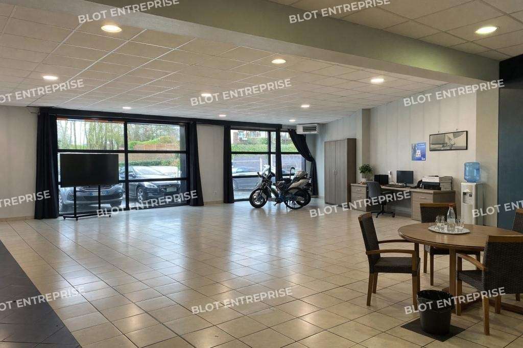 A louer local commercial 180m² à Dinan 