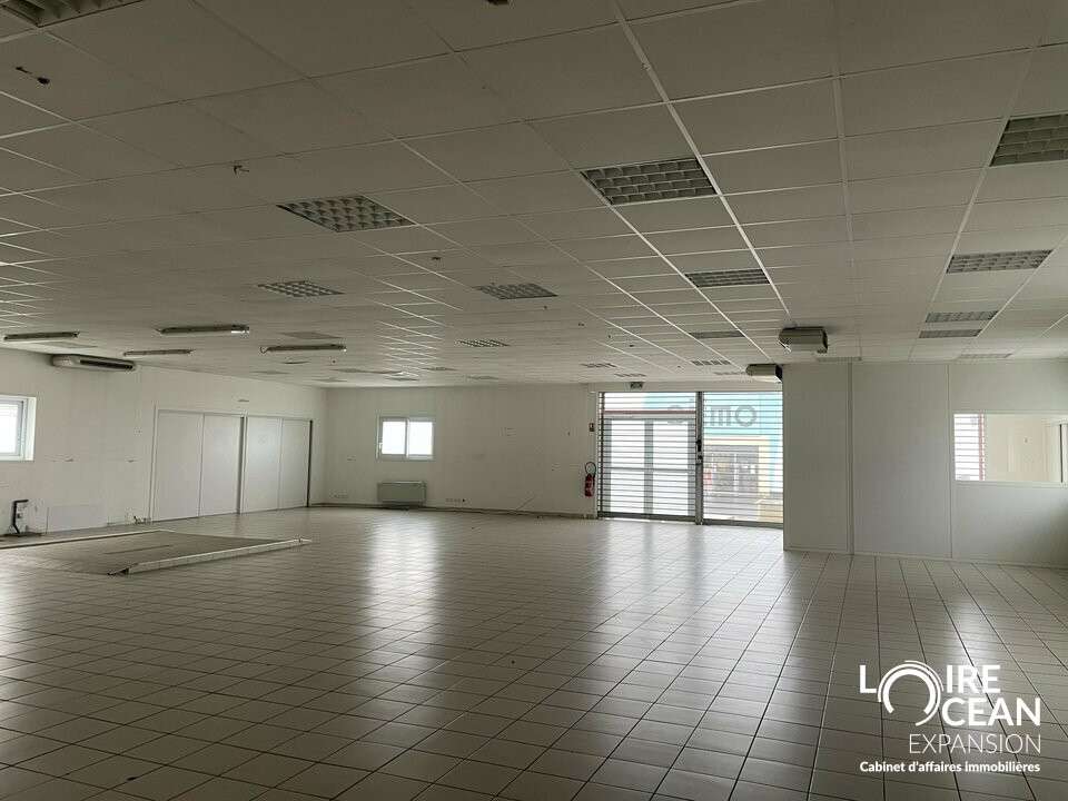 Local commercial de 336m² à vendre à Vallet