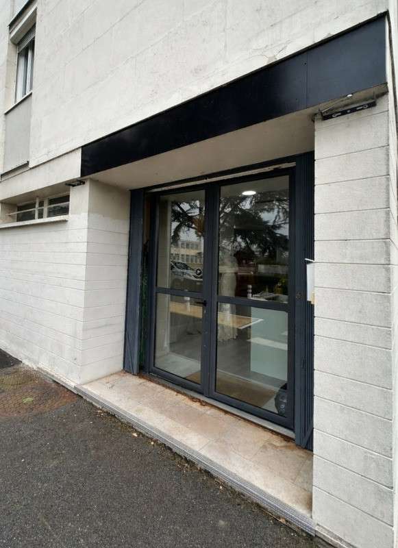 Local lumineux 80m² à vendre ou à louer sur Tours