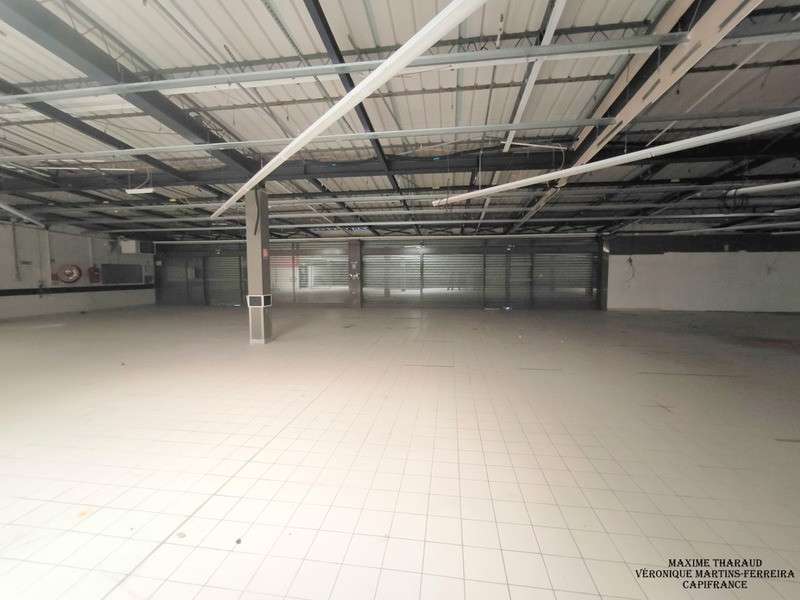 Local commercial 1481m² à vendre sur Vierzon