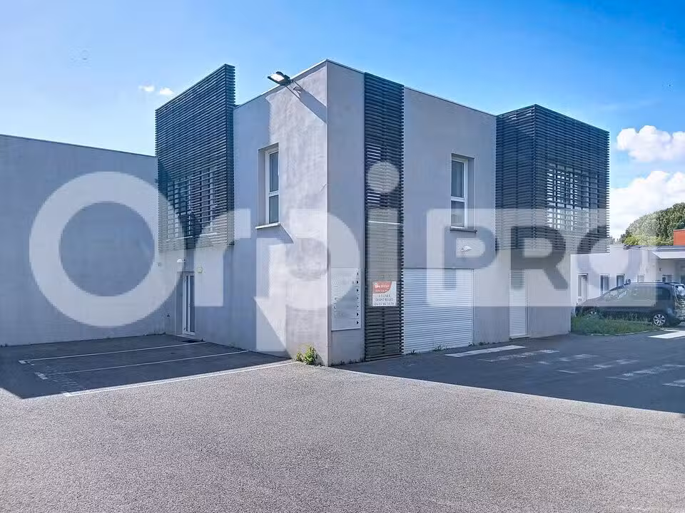 Vente local pro de 160m² avec parkings à Lunel