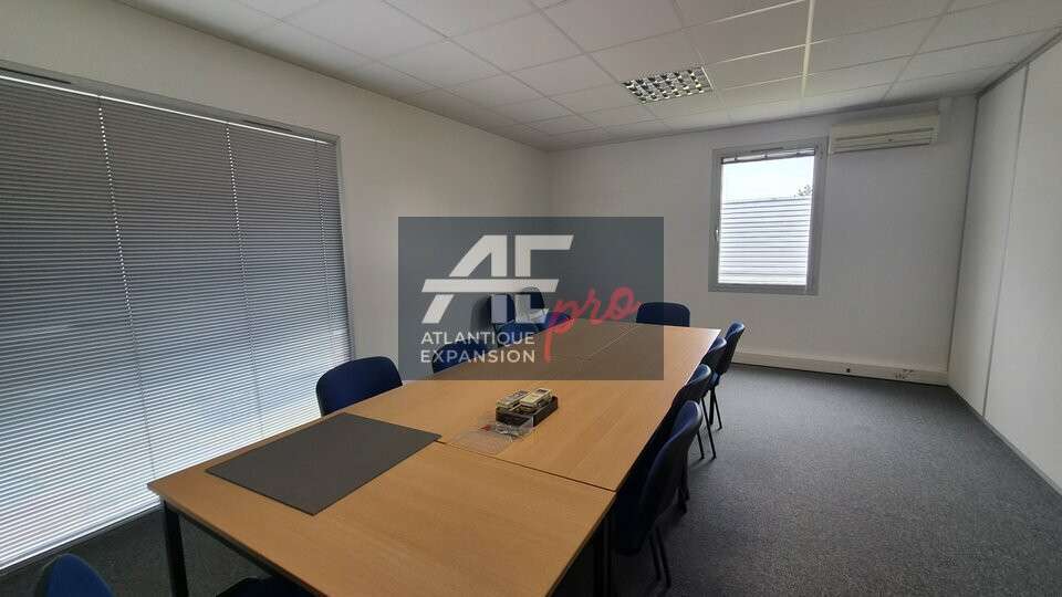Bureaux 258m² R+1 à louer à Pornichet