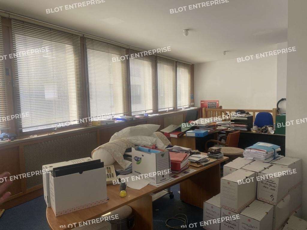 A vendre bureaux 77m² R+1 à Saint-Malo St servan