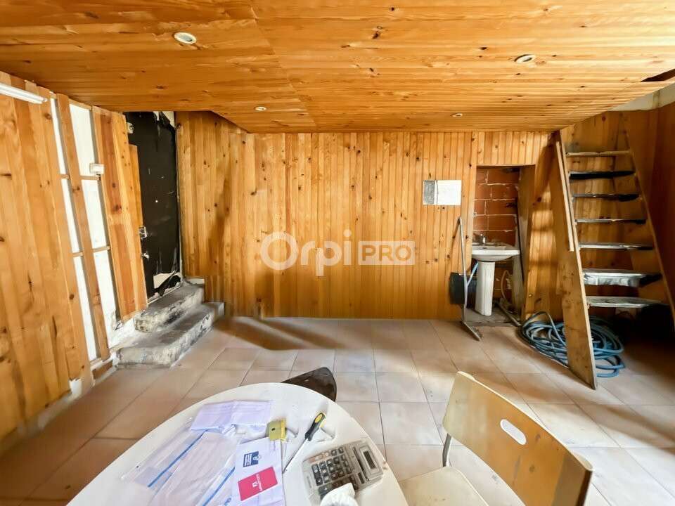 AV local commercial 35m² Marseille 02 empl strat