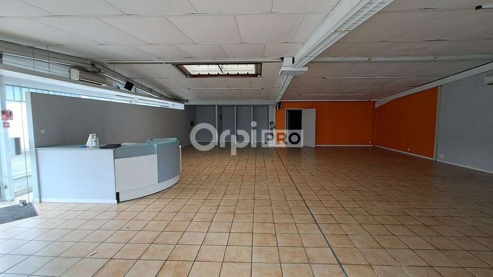 A louer local Commercial de 330m² Rocade Pau Nord