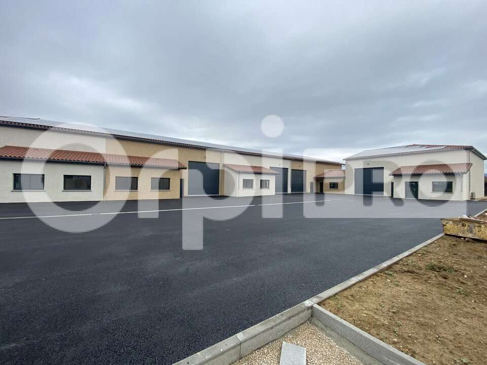 A louer locaux de 287m² à 354m² sur Beaupont