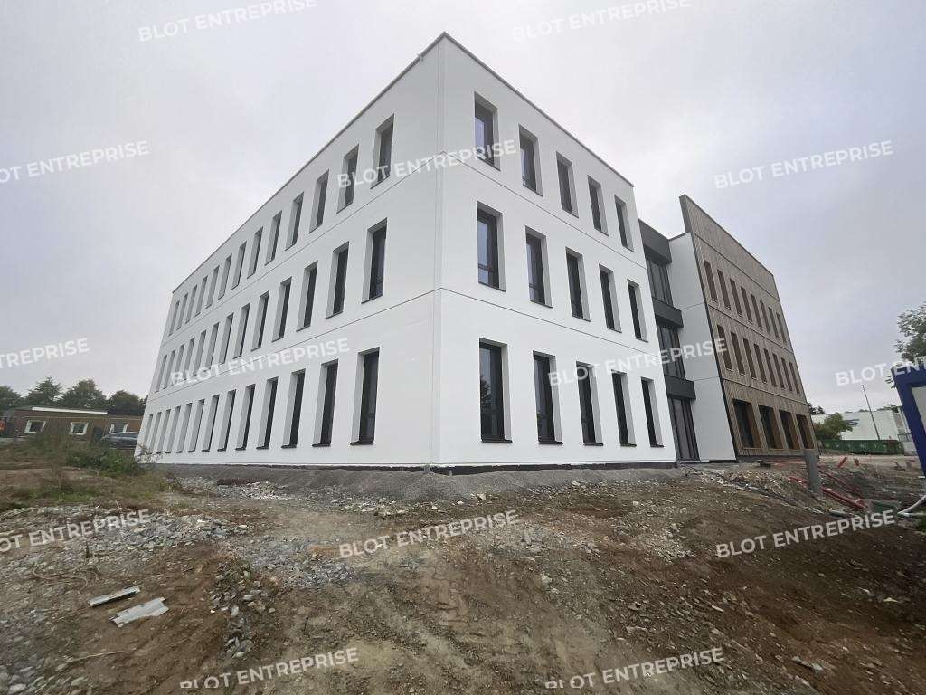 A vendre / à louer bureaux 181m² à Ploërmel