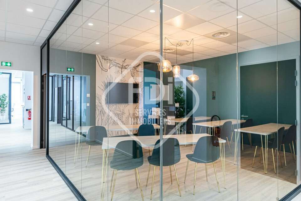 Location local activité 290m² Mauguio empl strat.