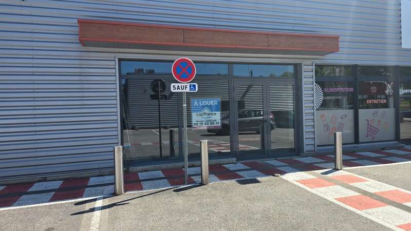 A louer local commercial 74m² empl N°1 Châtenoy