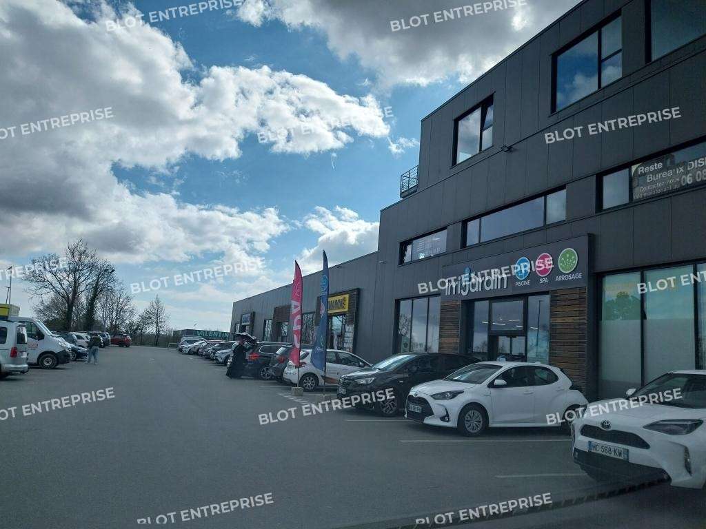 A louer locaux commerciaux 412m² à Quimper