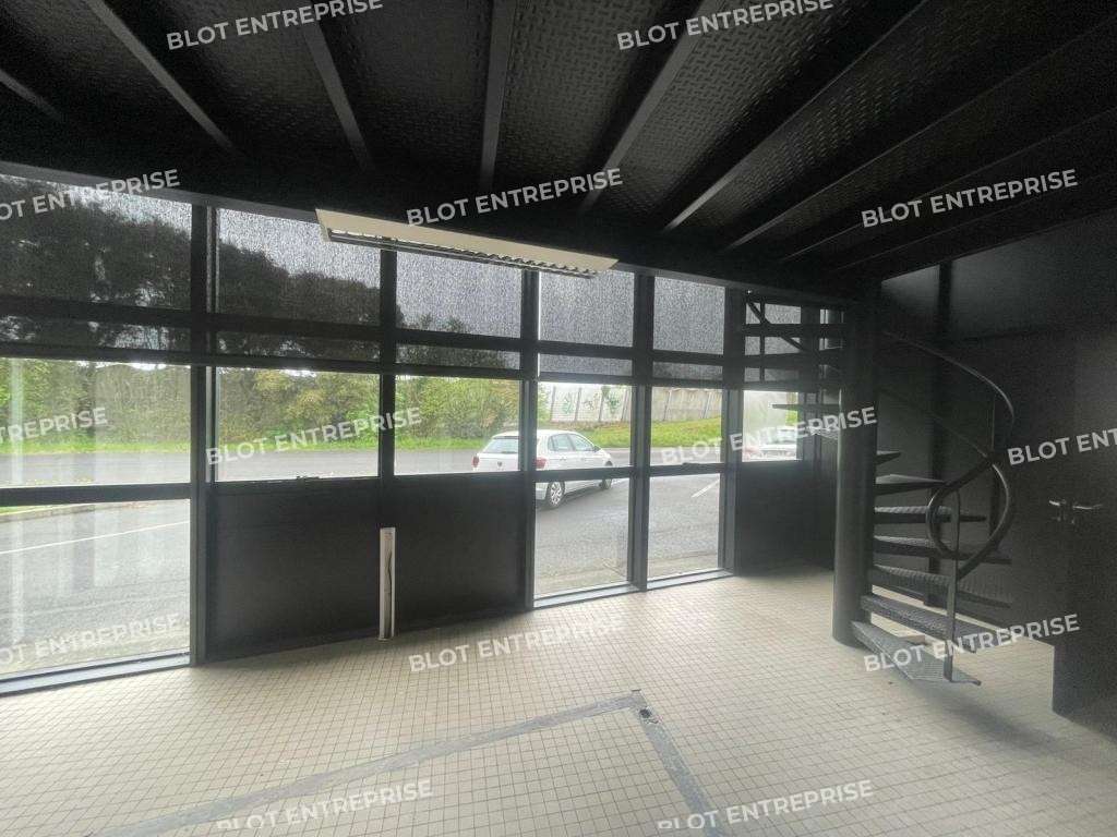 A louer bureaux 99m² PMR  à Langueux