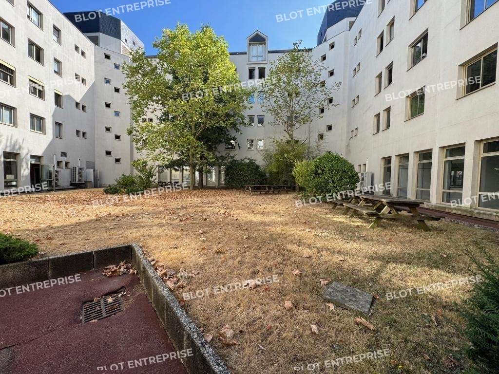 À vendre bureaux 256m² à Nantes Champs de Mars