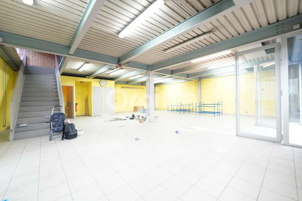 Vente local mixte à louer 215m² à Corbas
