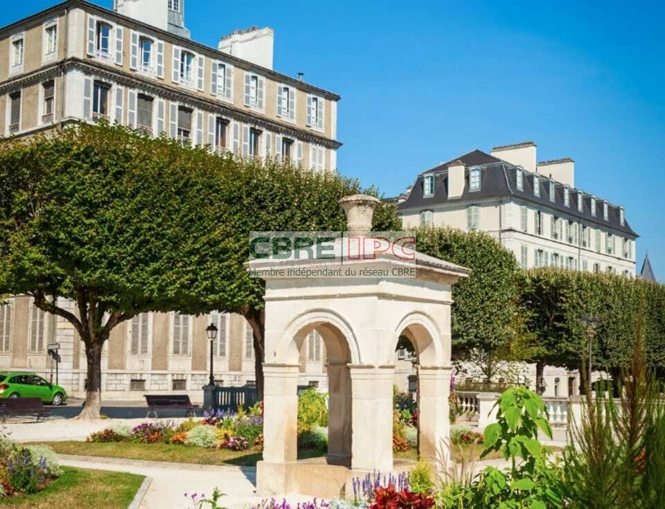 Vente local commercial 90m² centre-ville de Pau